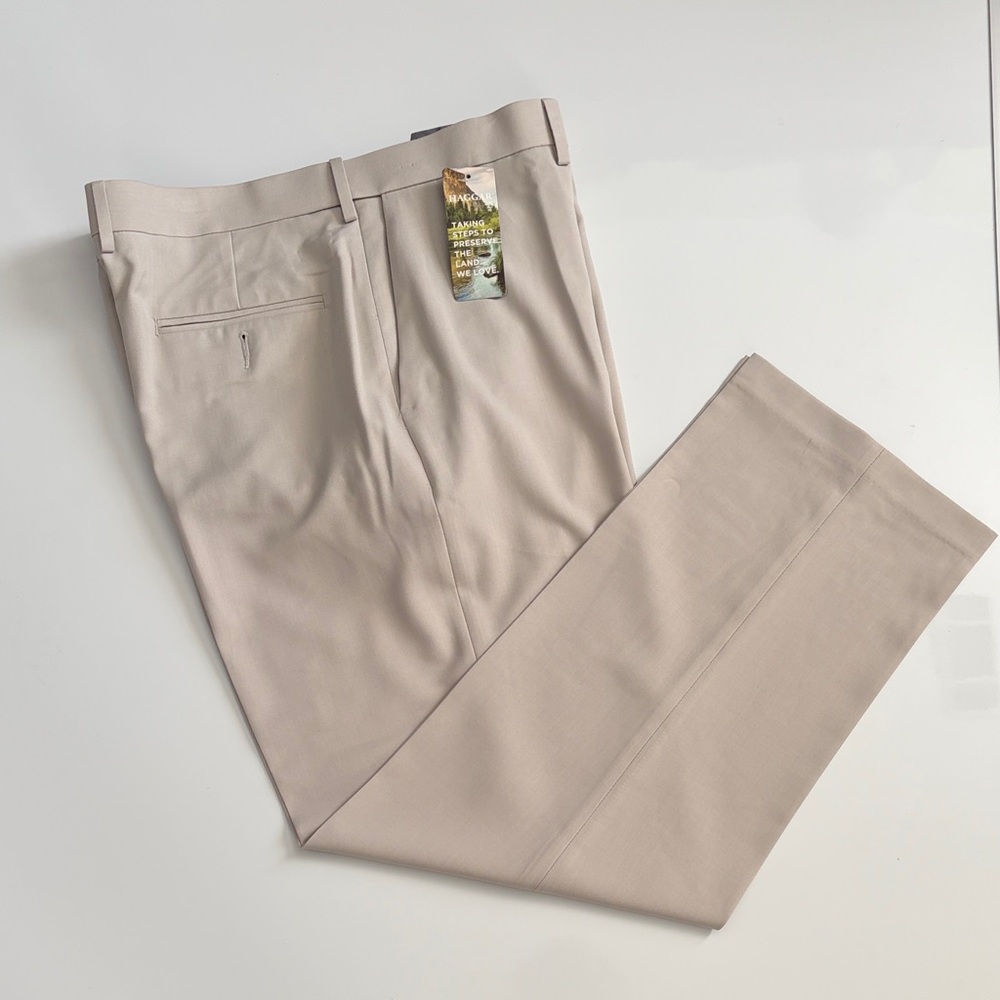 Haggar Cream Dress Pants 38/30 NWT.